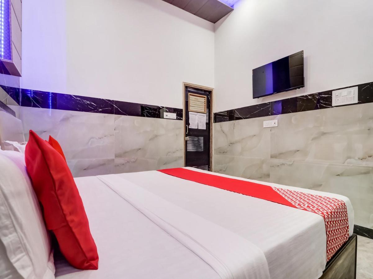 OYO Flagship 83121 Hotel Rose Vip Saharanpur Exterior foto