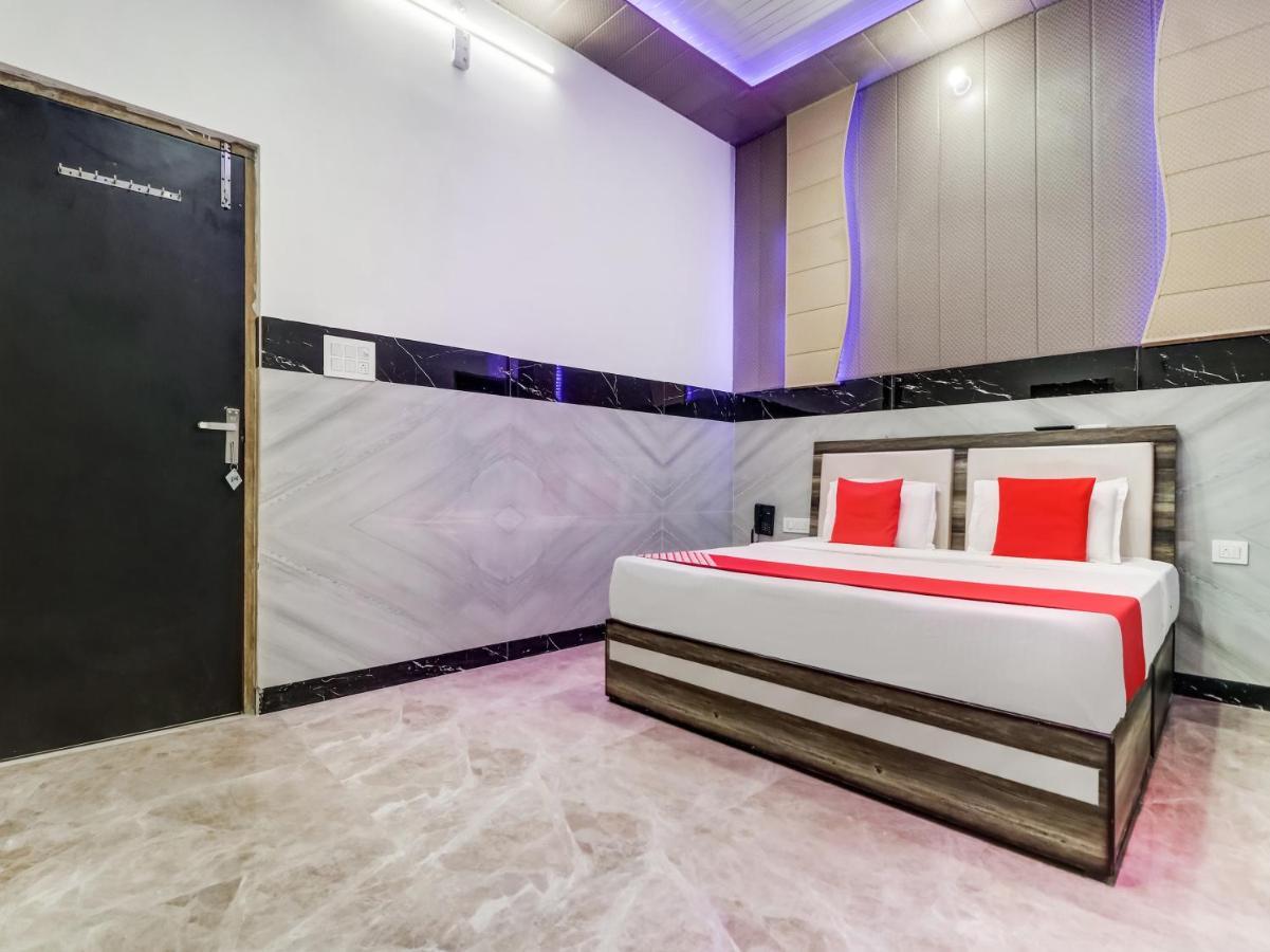 OYO Flagship 83121 Hotel Rose Vip Saharanpur Exterior foto