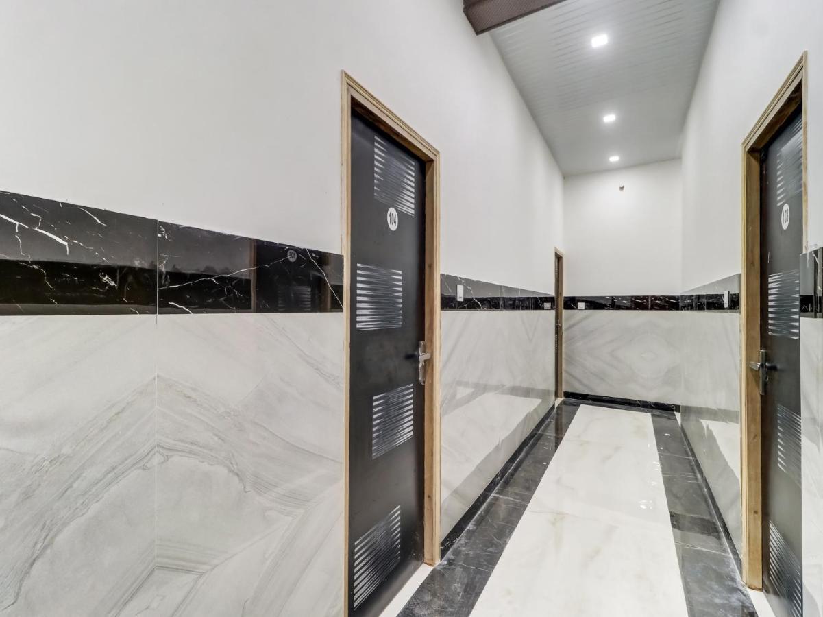 OYO Flagship 83121 Hotel Rose Vip Saharanpur Exterior foto